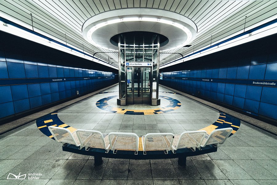 Munich subway station Brudermühlstrasse von Andreas Böhler auf 500px.com