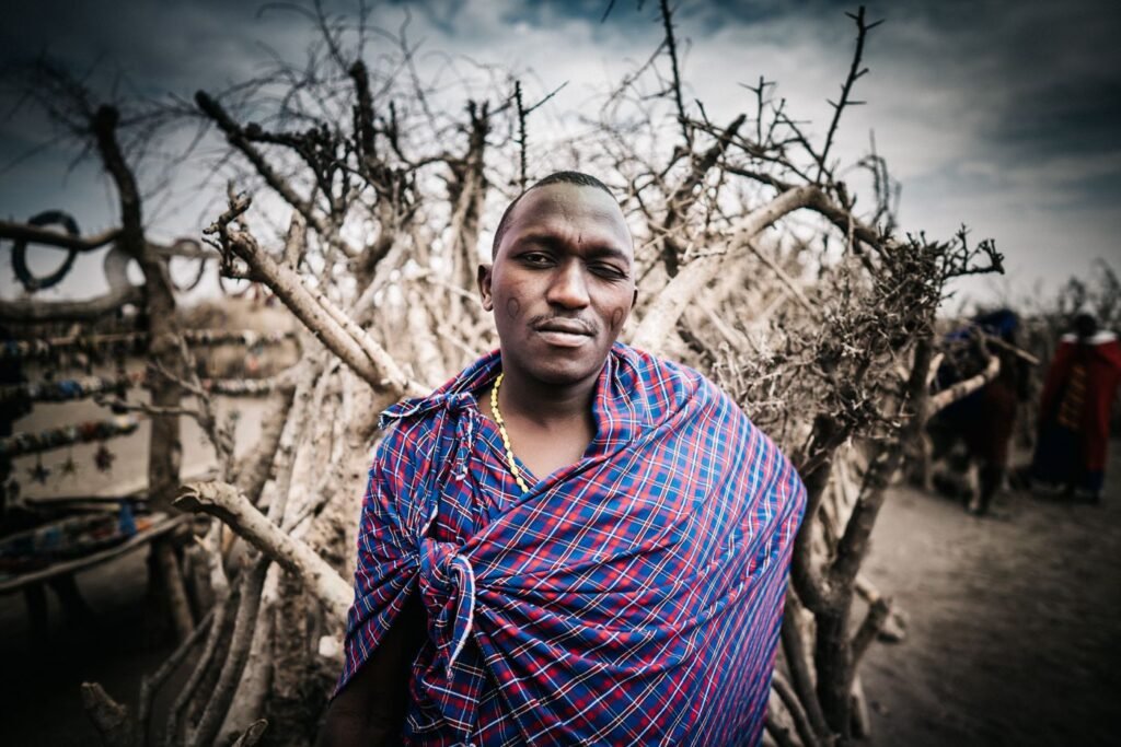 Massai Looking