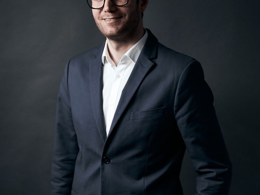Valentin Business Portrait 7 Valentin Business Headshot 88 von 212